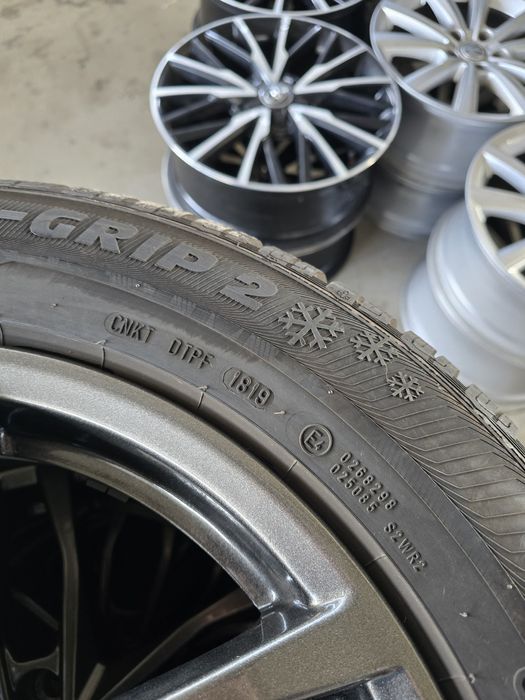 4 Броя 215/60/17 Semperit 2x8,2mm 2x8mm