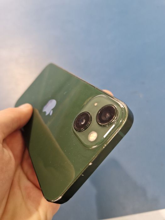 IPhone 13 зеленый