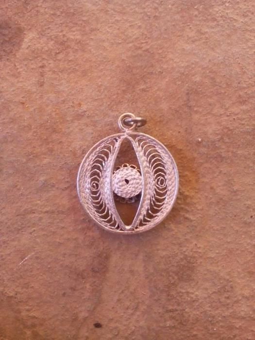 Сребърен медальон