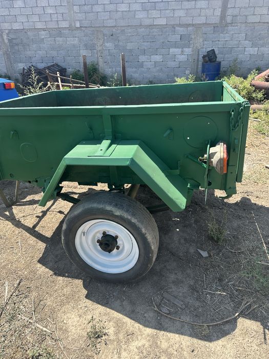 Трактор с телегой