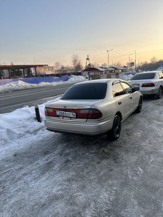 Продам машину mazda familia
