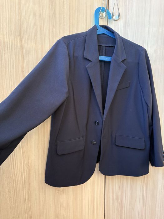 Продам школьную форму для девочки