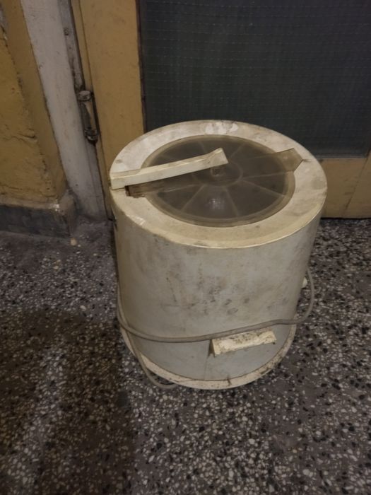 Центрофуга за дрехи