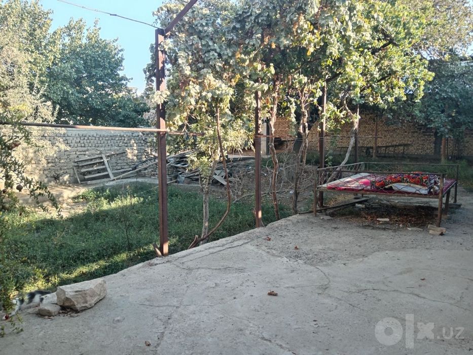 Uchastka hovli sotiladi