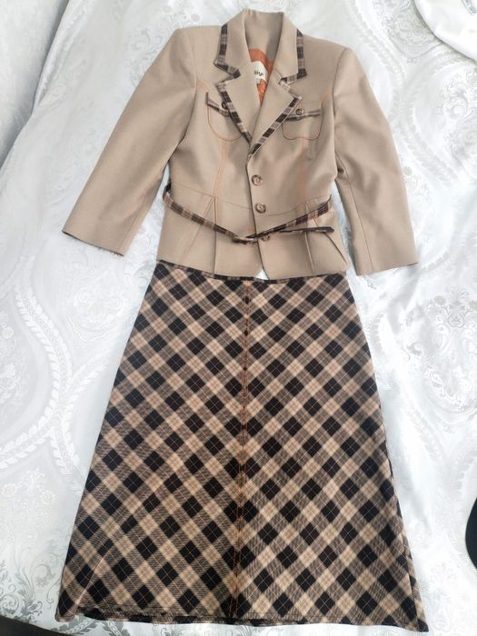 Юбочный костюм...