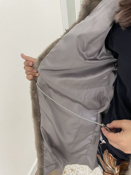 Шуба сатылады. Пальто подарок.