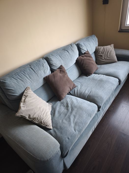 Подарявам. Диван