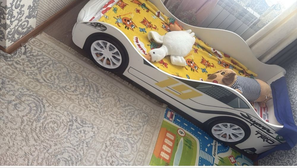 Продаю кровать машинку