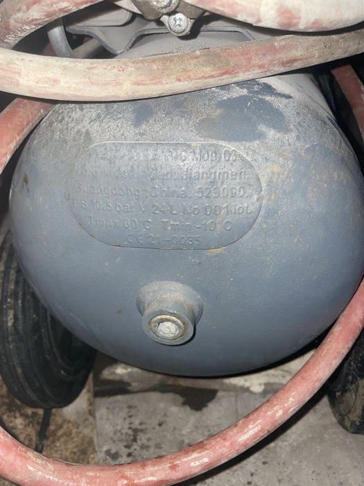 Продам компрессор почти новый