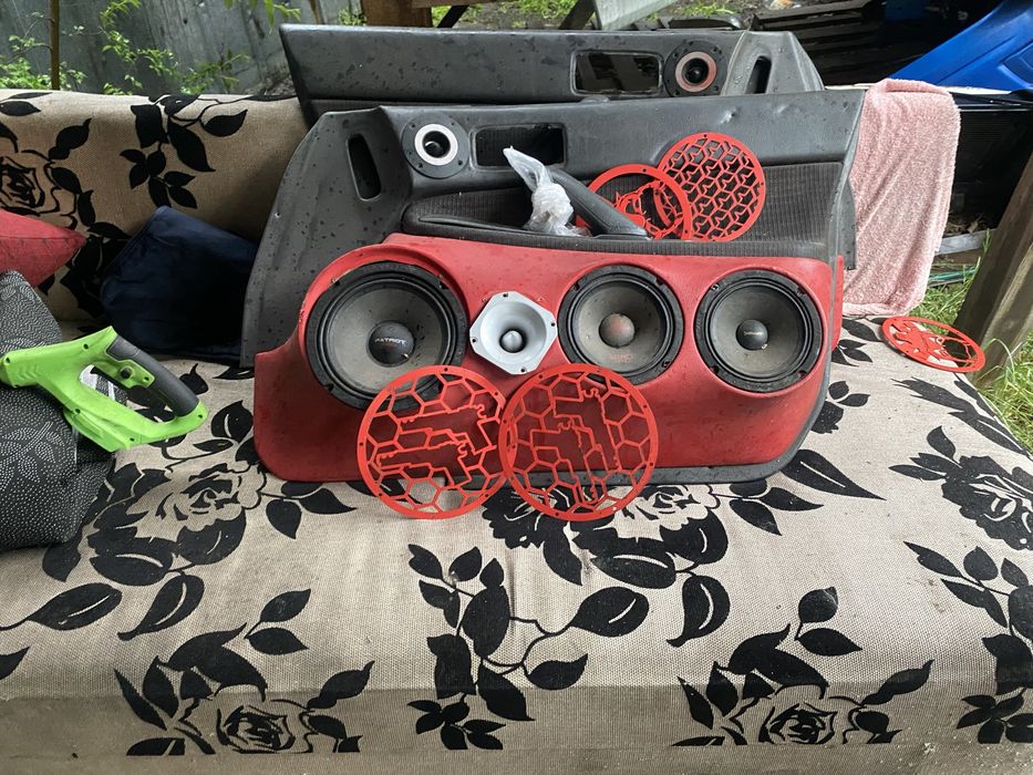 Продам сабвуфер уселители калонки