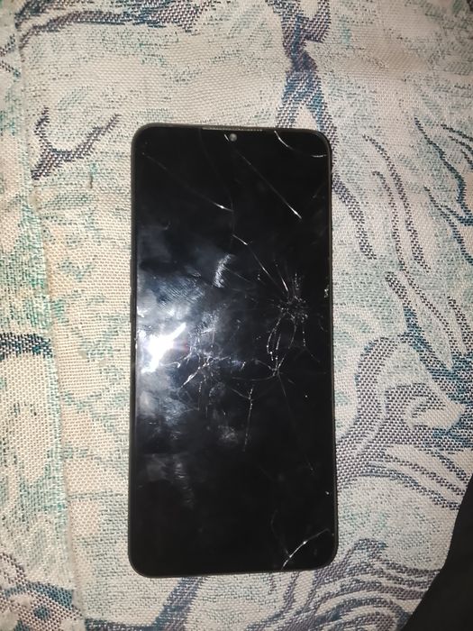 Oppo не рабочая.