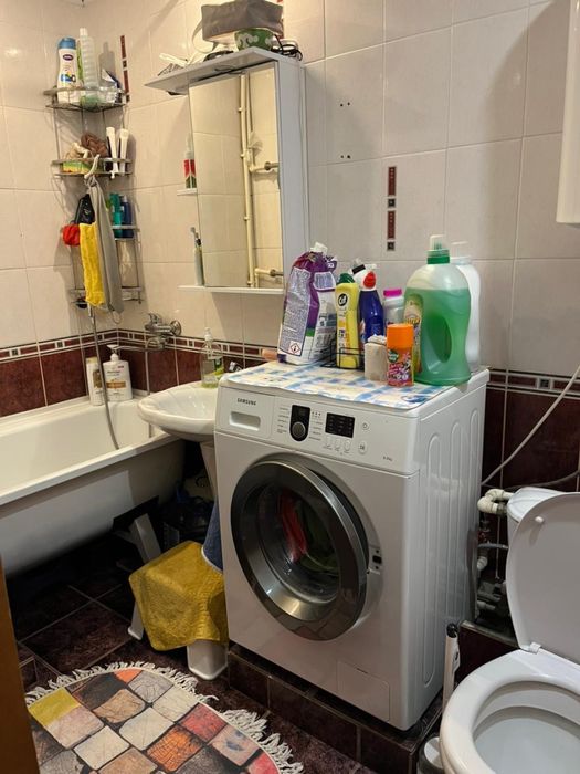 Сдам 3х комнатную в центре города около маг шахтер все в шаговой досту