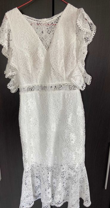 Бяла официална рокля подходяща за поводи - сватба, подписване, кръщене