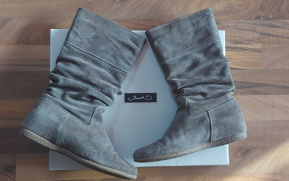 Cizme piele intoarsa brand Janet D.