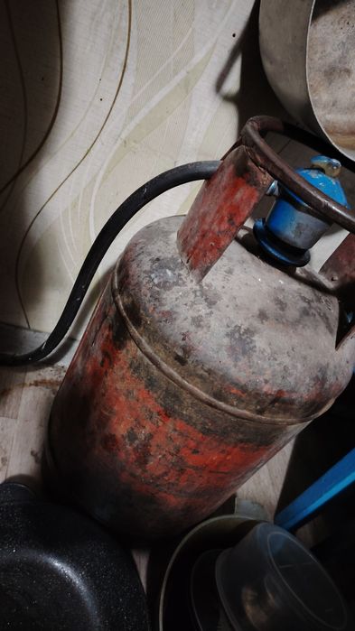 Продам газ балоны срочно