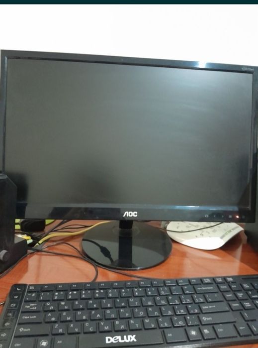 Kompyuter sotiladi hamma narsasi birga bir million yetti yuz ming