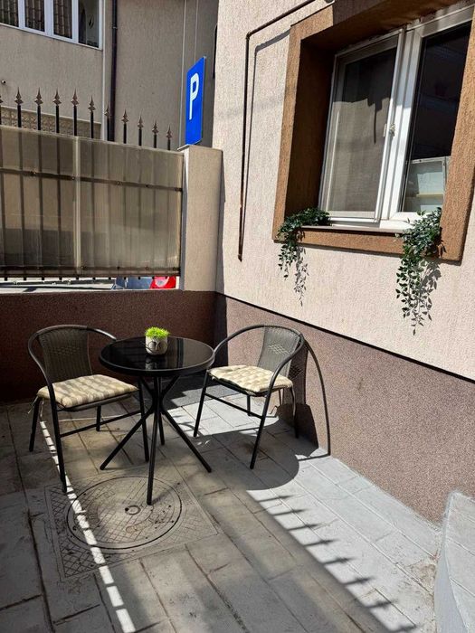 Măsuță de grădină și scaune pentru exterior + pernuțe cadou