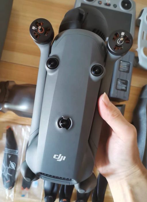 DJI Mavic 4 Pro Fly More Combo (DJI RC 2)