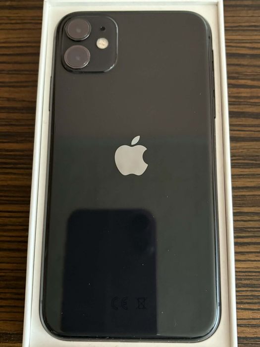 iPhone 11  64GB.+подарък два кейса