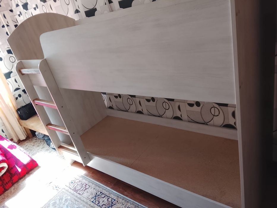 Двухъярусная кровать