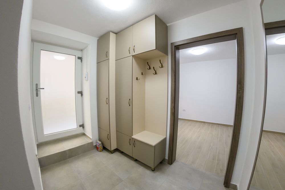 Apartament de inchiriat - centru Oradea - zona centrala- Demisol — fotografia 3