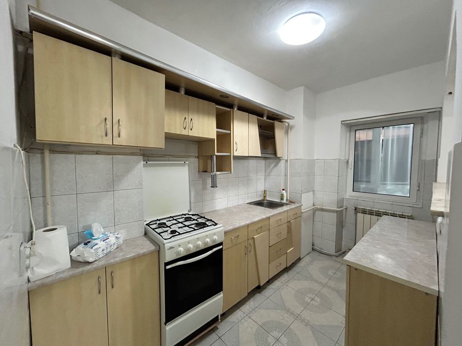 Închiriez apartament -Nicolina