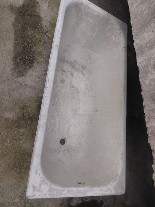 Продам чугуную ванну