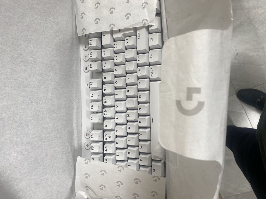 Продам наушник и калавиатуру