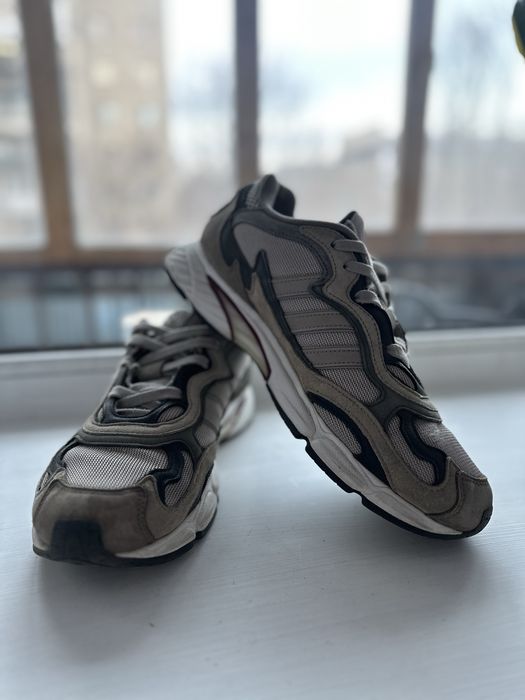 Кроссовки Adidas