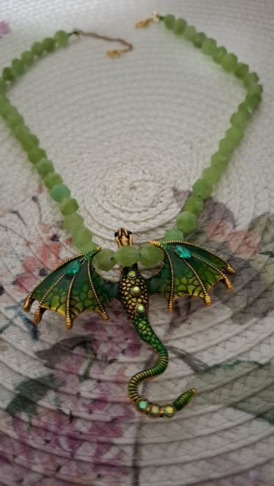 Colier peridot fațetat cu dragon 43 cm lungime reglabil