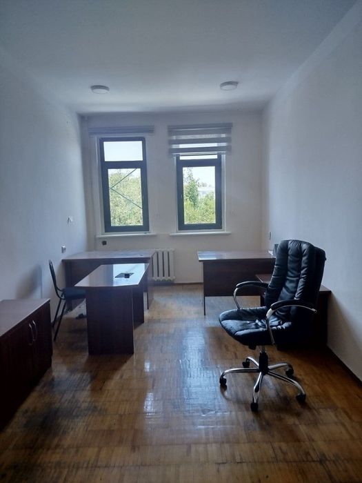 Чиланзар Ц-квартал ГАИ 37м² 16м² 2кабинета+склад 35м²-20м²1этаж 2помеш