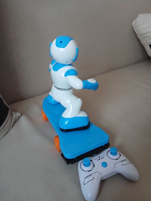 Детцки робот с дистанционно