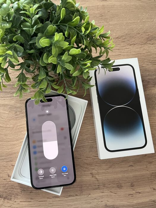 Телефон iPhone 14 Pro
