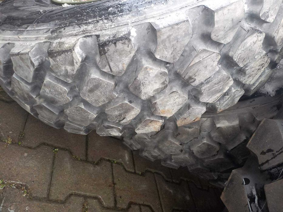 Michelin XZL, 4x4 255/100/16 off-road.