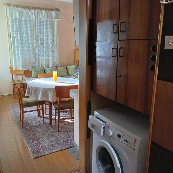 Етаж от къща и гараж