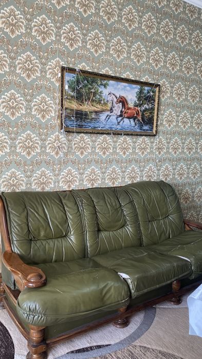 Диван и две кресла