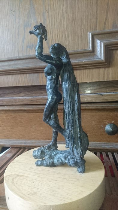 Бронзова скулптура !