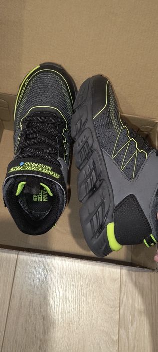 Боти Skechers -нови