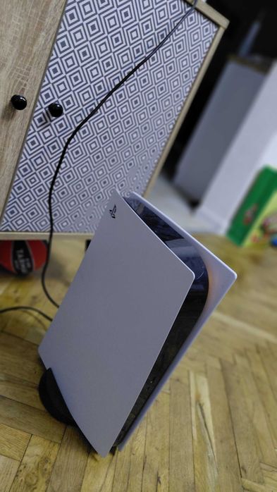 PS5 +Видео игри с един джойстик