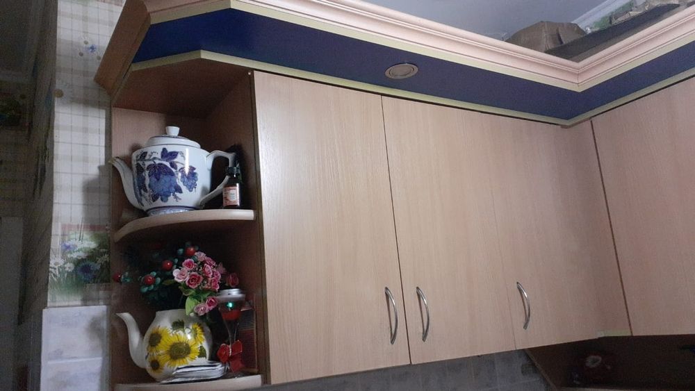 Продам кухонный гарнитур б/у в хорошем состоянии