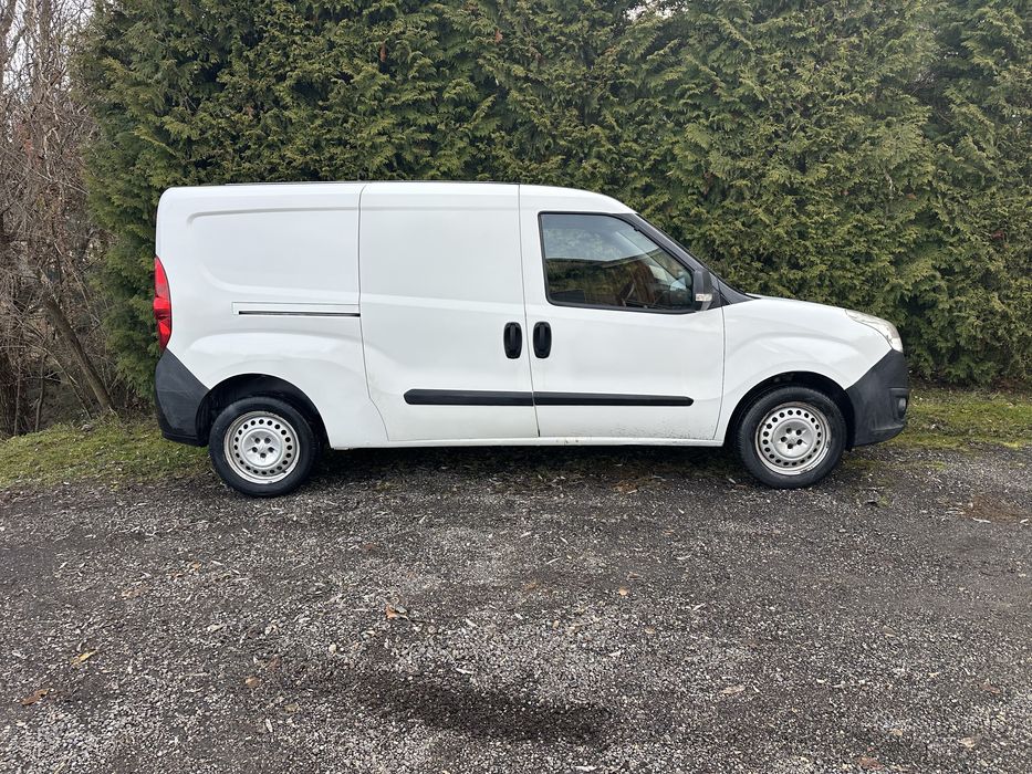 Vand Opel Combo 1,3 diesel an fabricatie 2016 aer conditionat