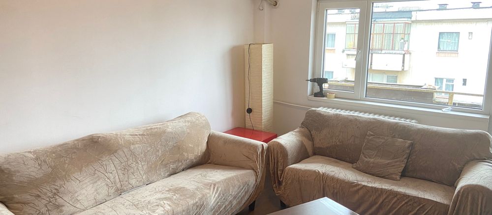 Canapele de vânzare