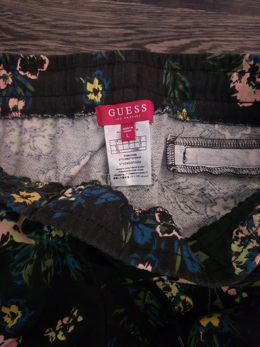 Оригинален екип на GUESS