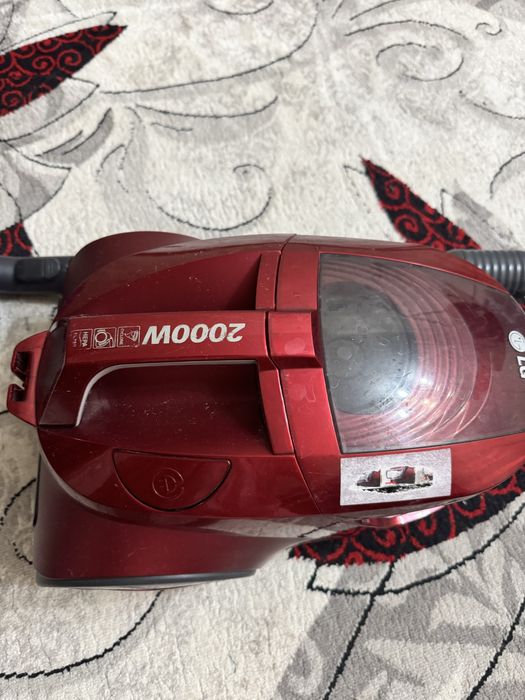 Продам Пылесос LG мощность 2000W
