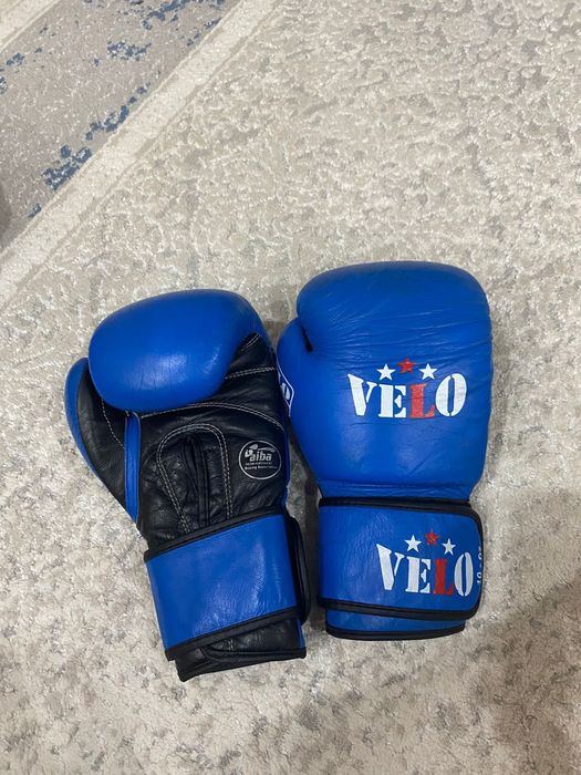 Боксерский перчатки