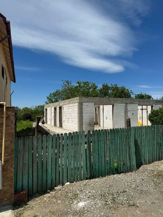 Casa in constructie de vanzare