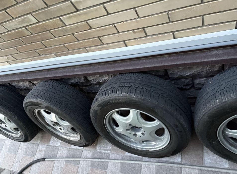 Продам летнию резину