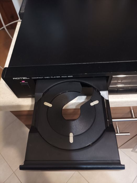 Продавам hi-fi сет усилвател, СД преар и тунер Rotel