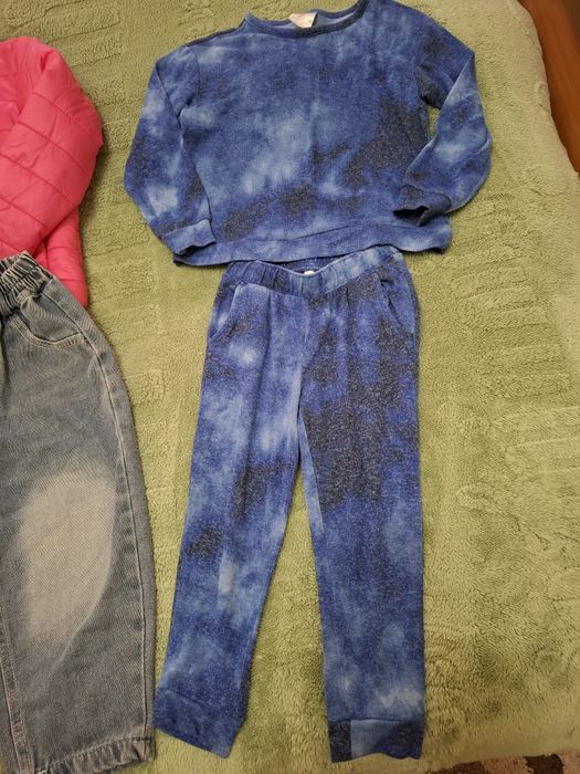 Продаются 2 курточки и джинсики