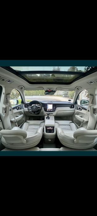 Volvo XC60 B5 235CP AWD 4x4- INSCRIPTION-